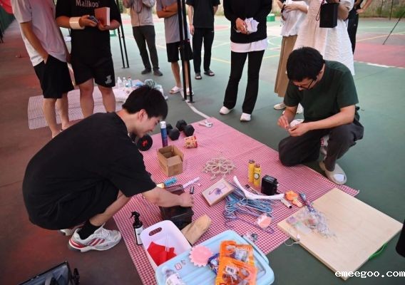 汝职跳蚤市场在此刻进行｜邀友漫步，寻一份钟意的礼物！