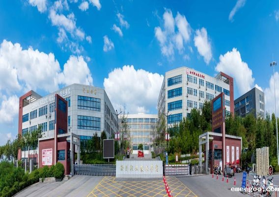 2025年18luck新利首页统招招生简章